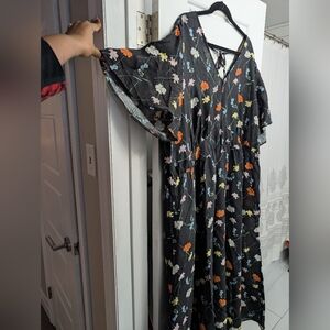 Vera Moda Curve Floral Black Dress